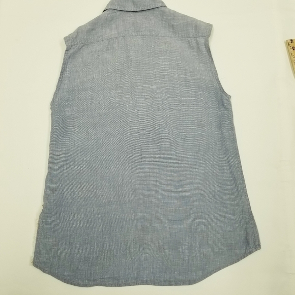 Tommy Bahama small womens sleeveless linen button up shirt mark back near collar - Picture 3 of 8